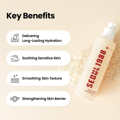 Key benefits beside the pump bottle on rice grains: long-lasting hydration, soothing sensitive skin, smoothing texture, strengthening the barrier